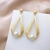 Screw Back and Round Shaped Jewelry Náušnice