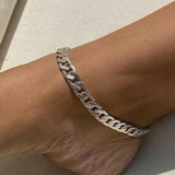 Wristlet with retiazka for a beach holiday