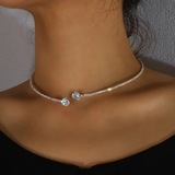 Klasična ogrlica s two zircons