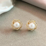 Elegantné náušnice with golden pearls and zircons