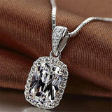 Srebrna vintage ogrlica s a cushion-cut engraved kristalna